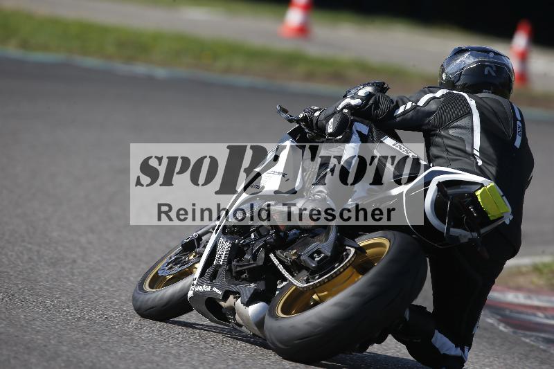 /Archiv-2023/75 29.09.2023 Speer Racing ADR/Gruppe gelb/backside